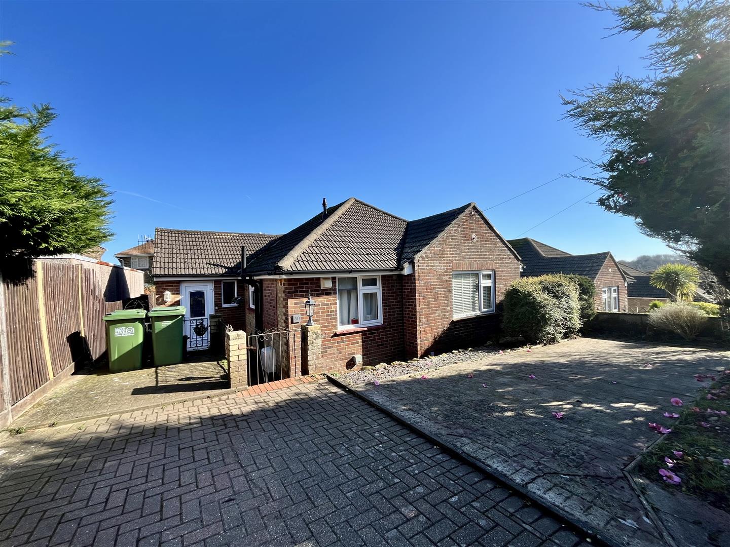 3 bed property in Mount Road, Hastings